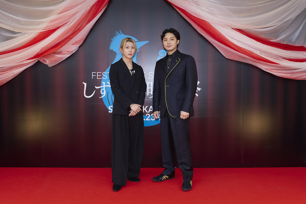 「第1回しずおか映画祭」に登壇したAぇ！group末澤誠也、磯村勇斗（右）（C）2026「mentor」製作委員会