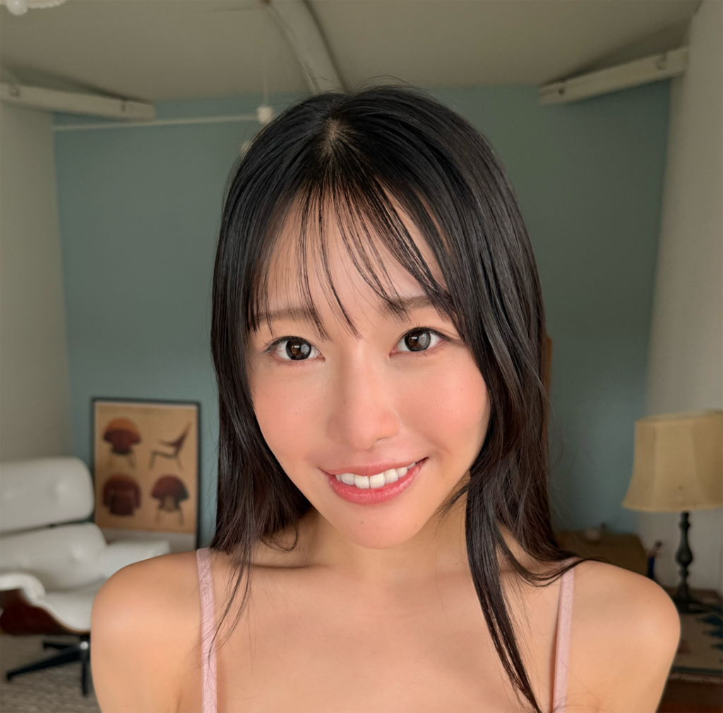 ランジェリーショットを公開した葵りんご（葵りんごのインスタグラムから）
