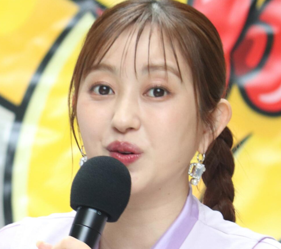 菊地亜美（2026年4月撮影）