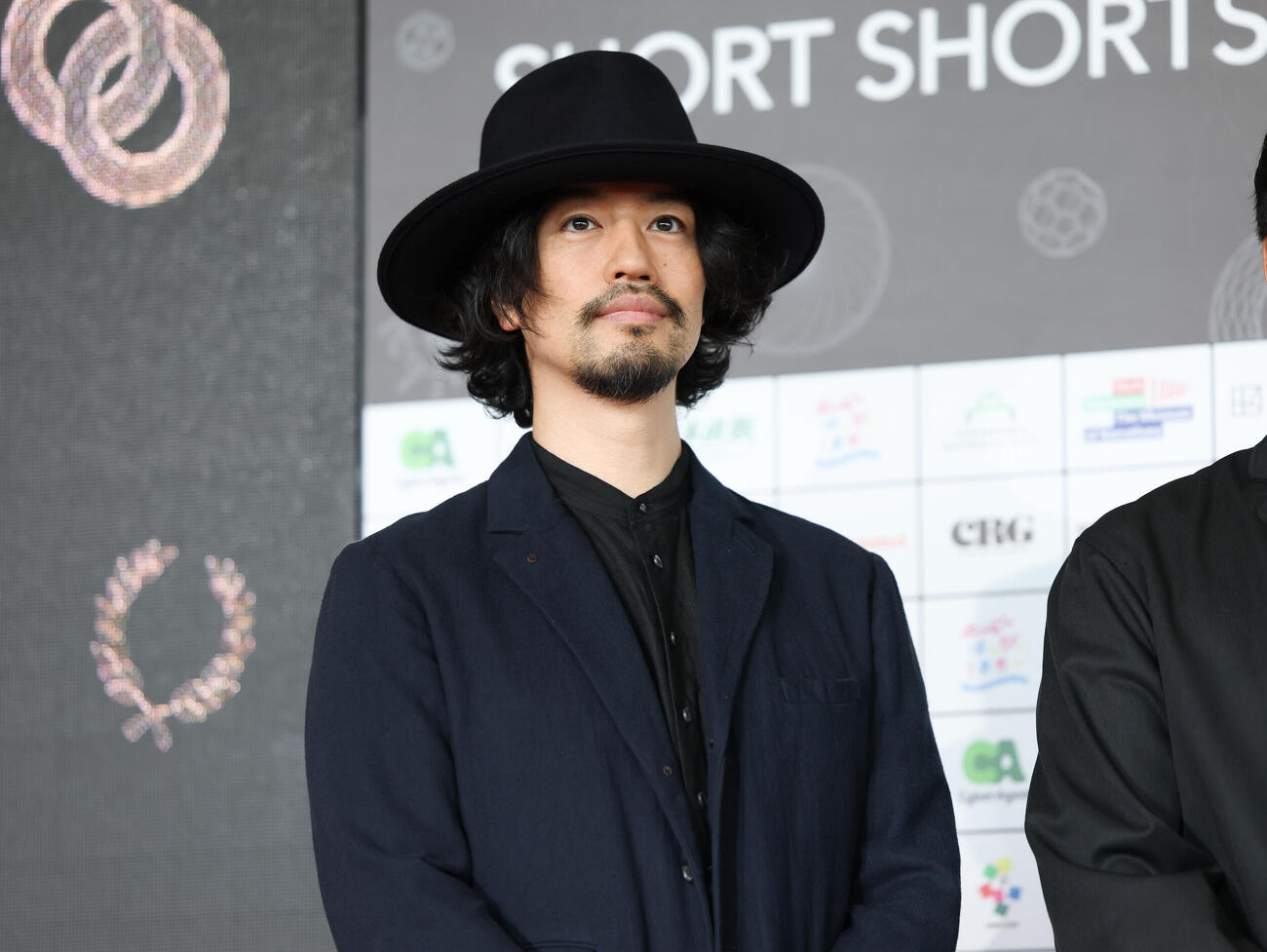 「ショートショート　フィルムフェスティバル＆アジア　2026」のレッドカーペットに登壇した斎藤工（撮影・増田悦実）
