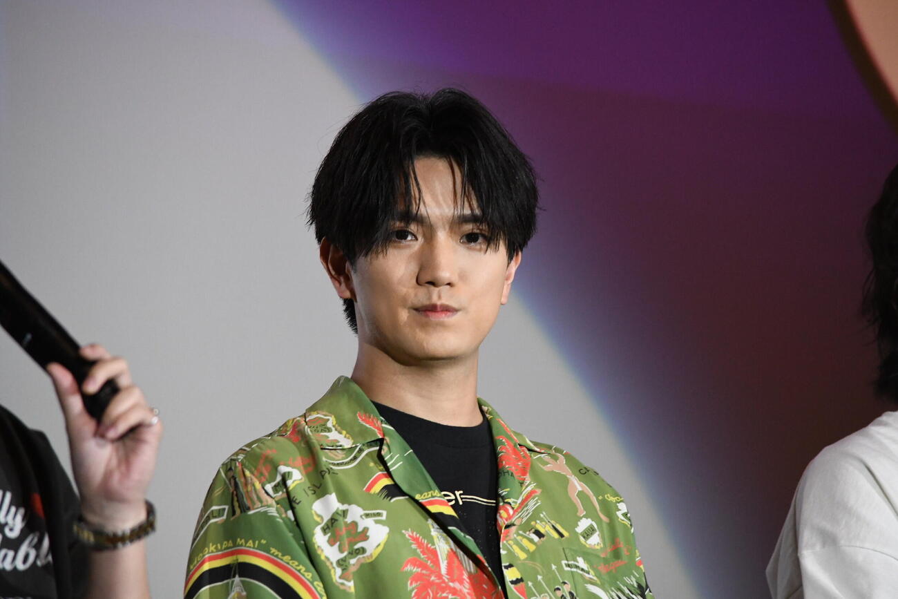 映画「おそ松さん　人類クズ化計画！！！！！？」世界最速プレミア試写会in OSAKAに登壇した、Aぇ！group正門良規（撮影・阪口孝志）