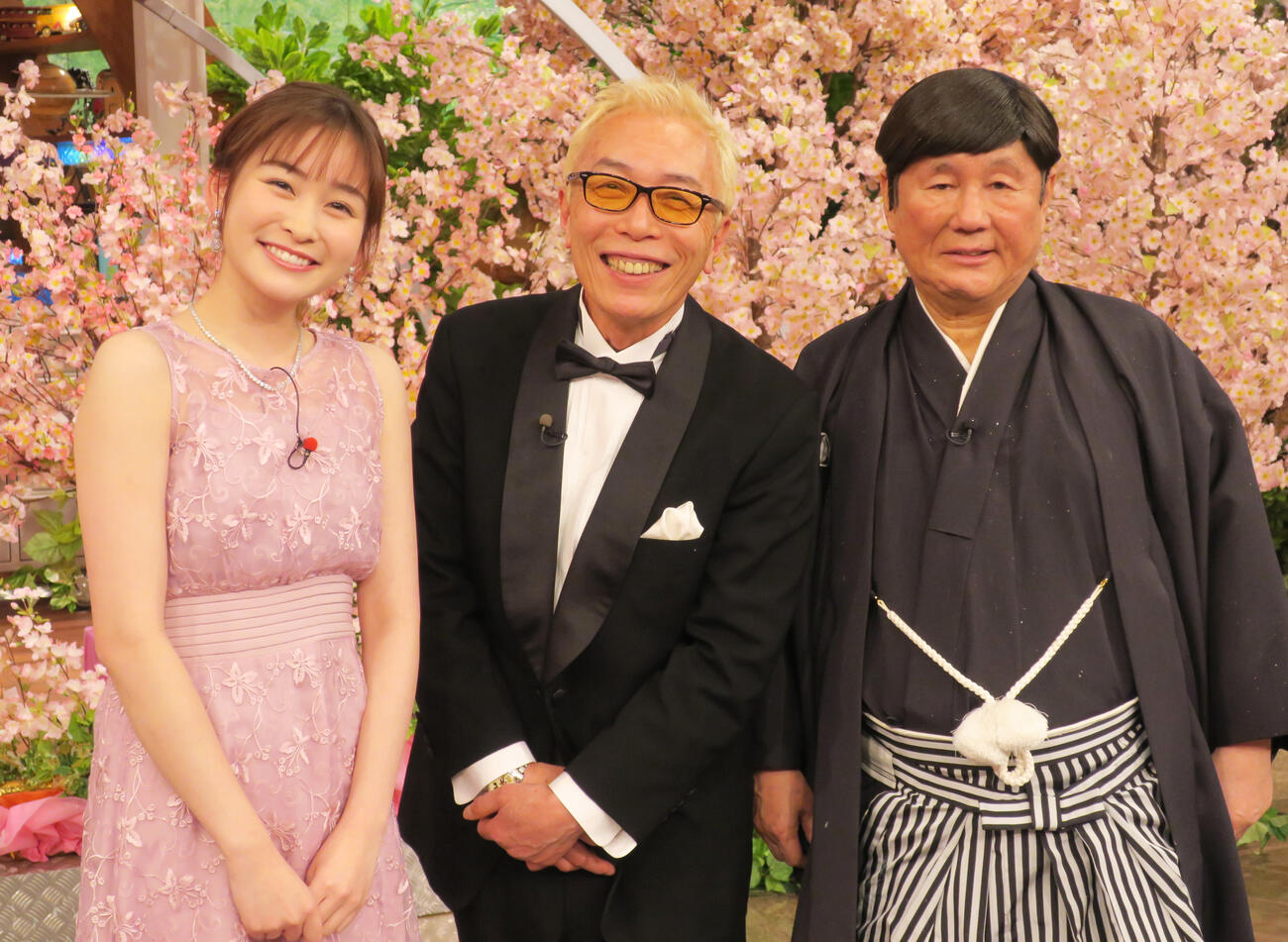 左から、岩田絵里奈アナウンサー、所ジョージ、ビートたけし（2020年撮影）