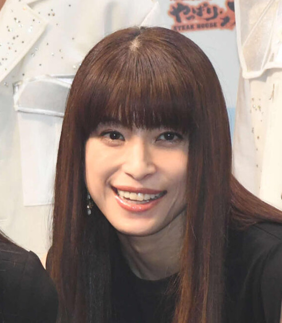 上原多香子（2022年10月撮影）