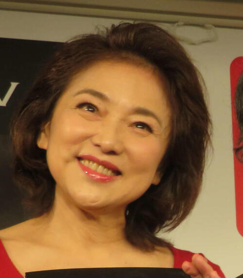 水沢アキ「華を添えて優雅に」最新宣材写真を投稿し親子ショットも披露「かっこよすぎる」
