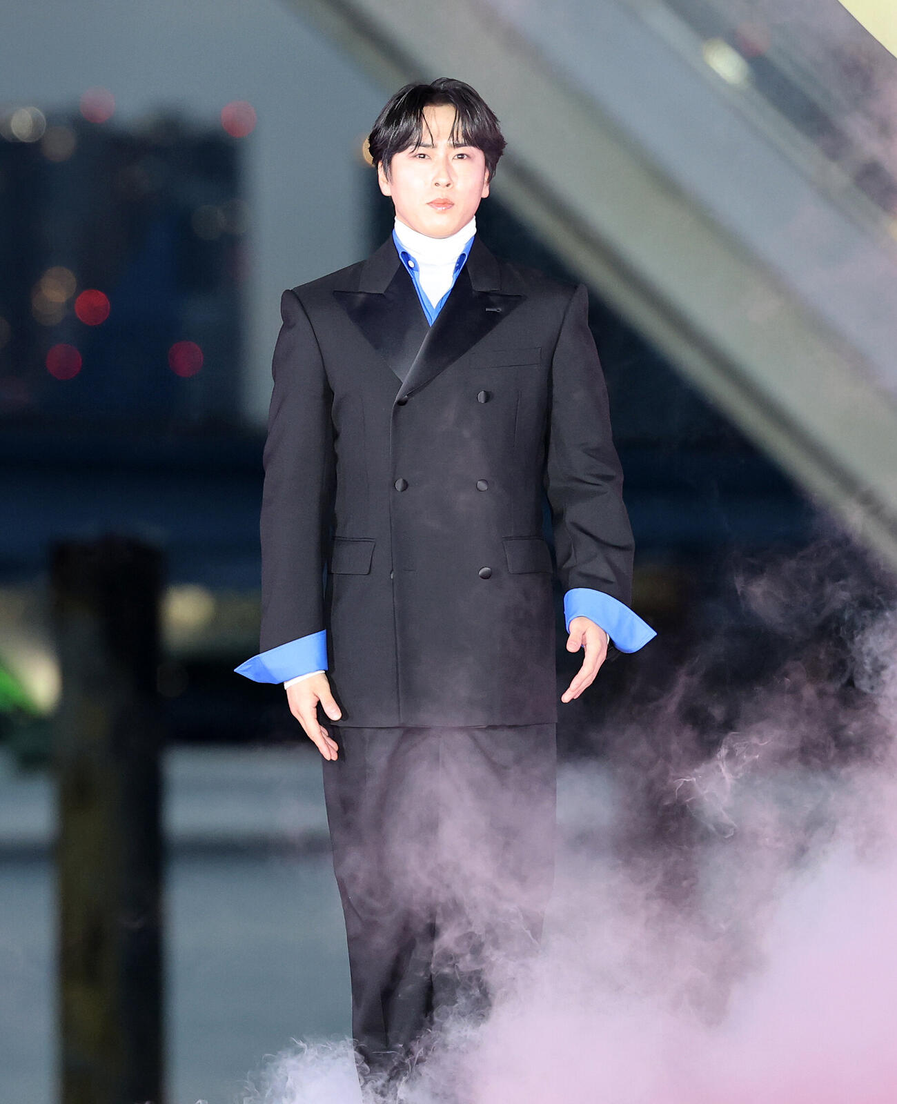 黒牢城レッドカーペットセレモニーに臨む宮舘涼太（撮影・鈴木正人）