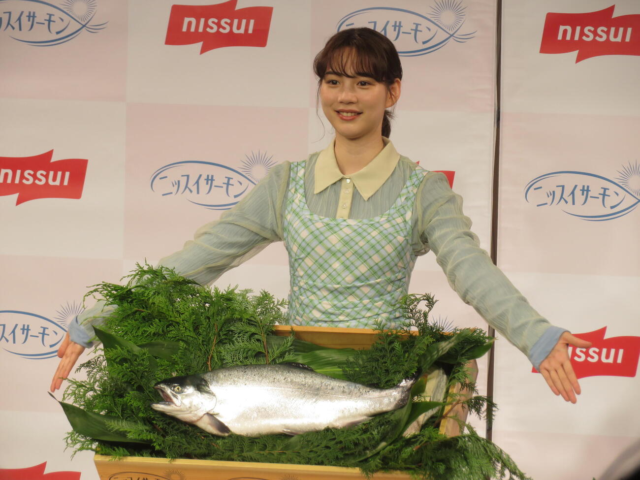 「ニッスイ『国産養殖サーモンに関する事業説明会兼試食会』」に登壇したのん