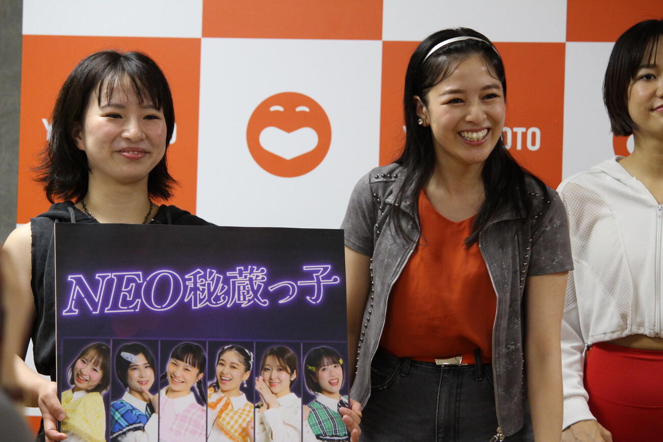 「NEO秘蔵っ子」に出演する沖ひなた（左）と小林ゆう