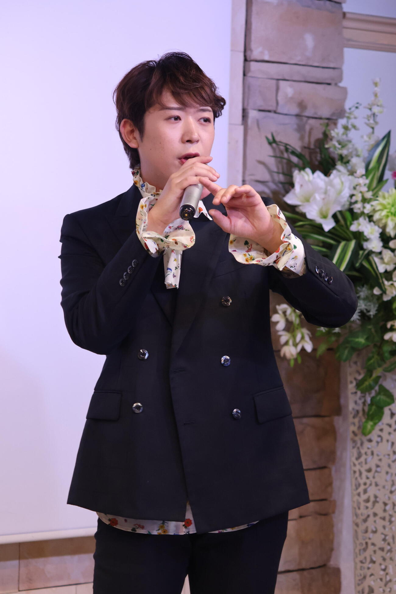 門松みゆきとのジョイントコンサートで歌う楠木康平
