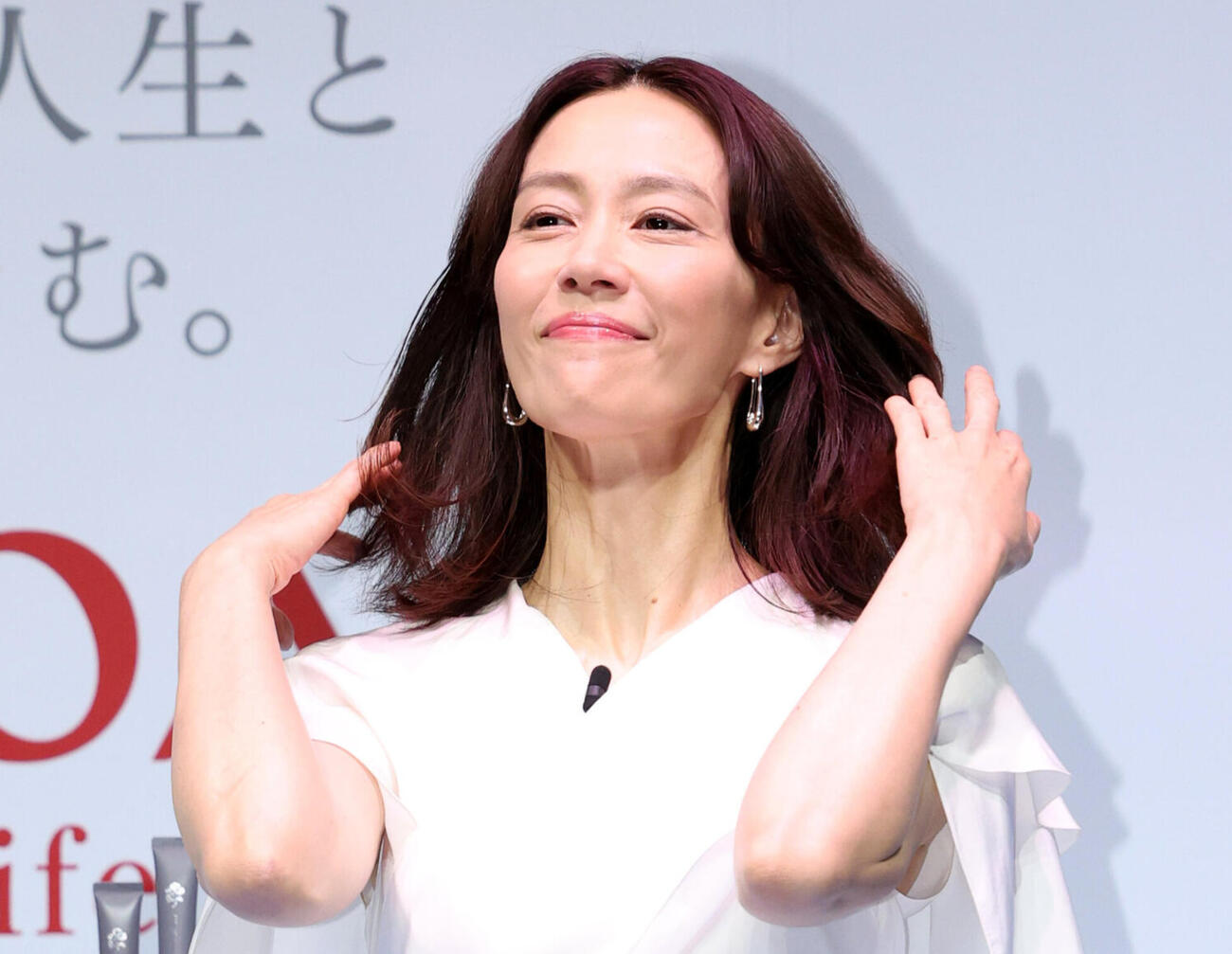 アルソアのリニューアル＆新製品発表会見に登壇した木村佳乃（撮影・浅見桂子）