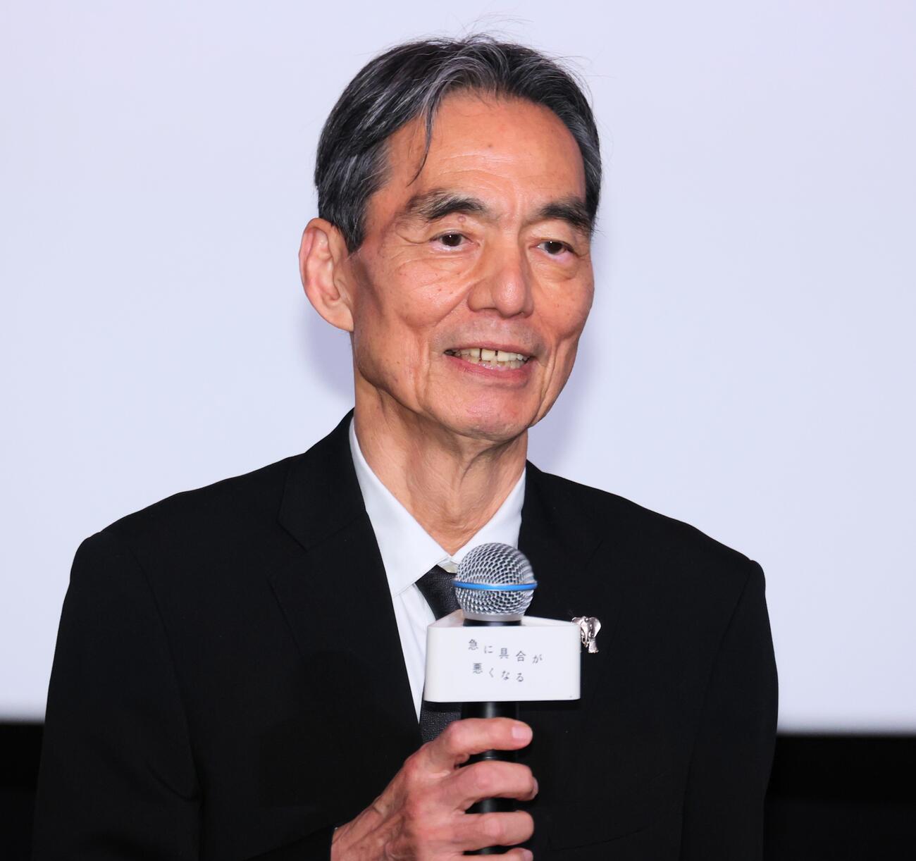 映画「急に具合が悪くなる」舞台あいさつを行う長塚京三（撮影・中島郁夫）