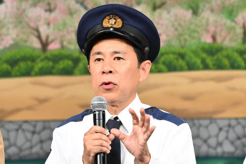ナイナイ岡村隆史コメディー舞台「花の駐在さん」初日から超満員もジミー大西にはダメ出し!?