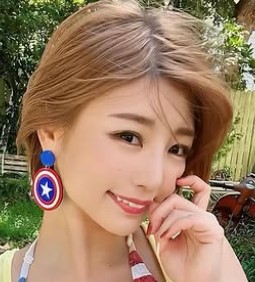 「CYBERJAPAN DANCERS」のENAのインスタグラムから