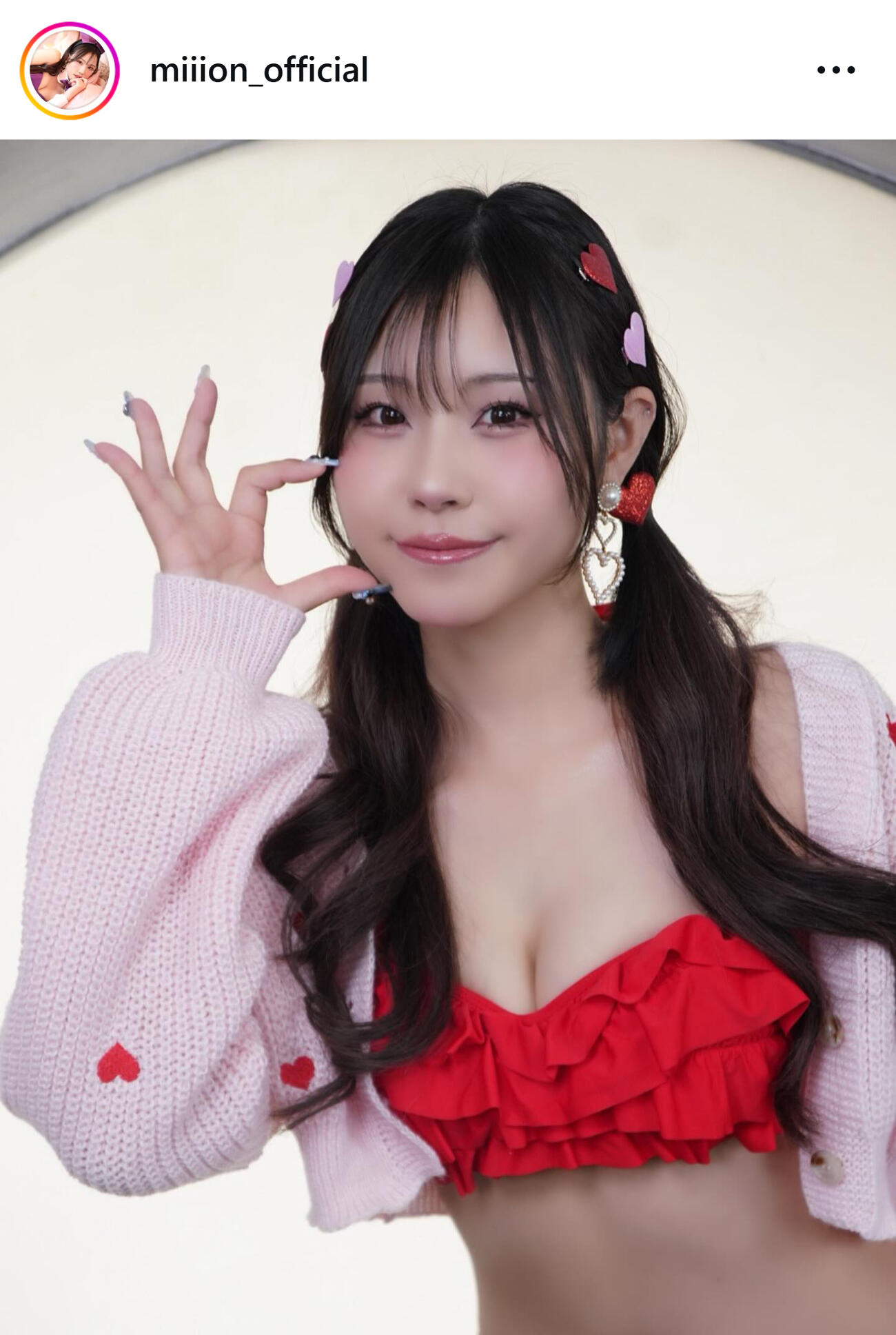 ロングヘアーの有栖未桜（有栖未桜のインスタグラムから）
