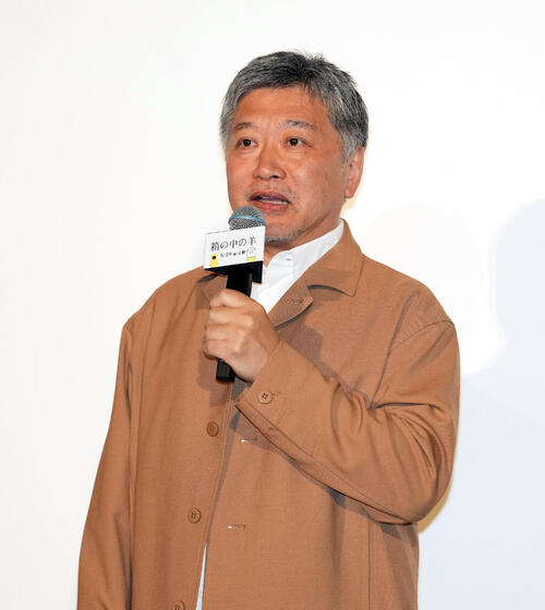 是枝裕和監督カンヌレッドカーペットに芸者姿ノブ発見、大悟から“無視指令”も「強烈な…」