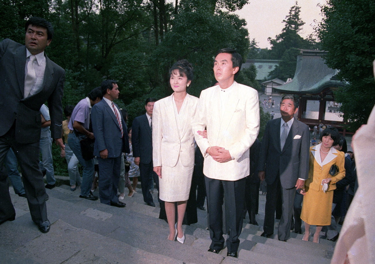 女優の田中理佐と挙式した石原伸晃氏（1988年9月撮影）