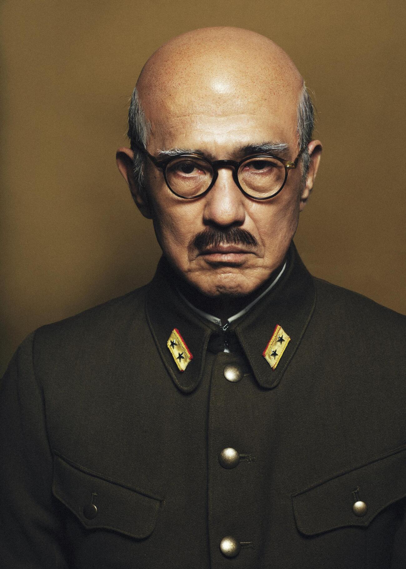 映画「開戦前夜」で東條英機を演じる佐藤浩市（C）2026ポニーキャニオン／東京テアトル／NHKエンタープライズ／RIKIプロジェクト