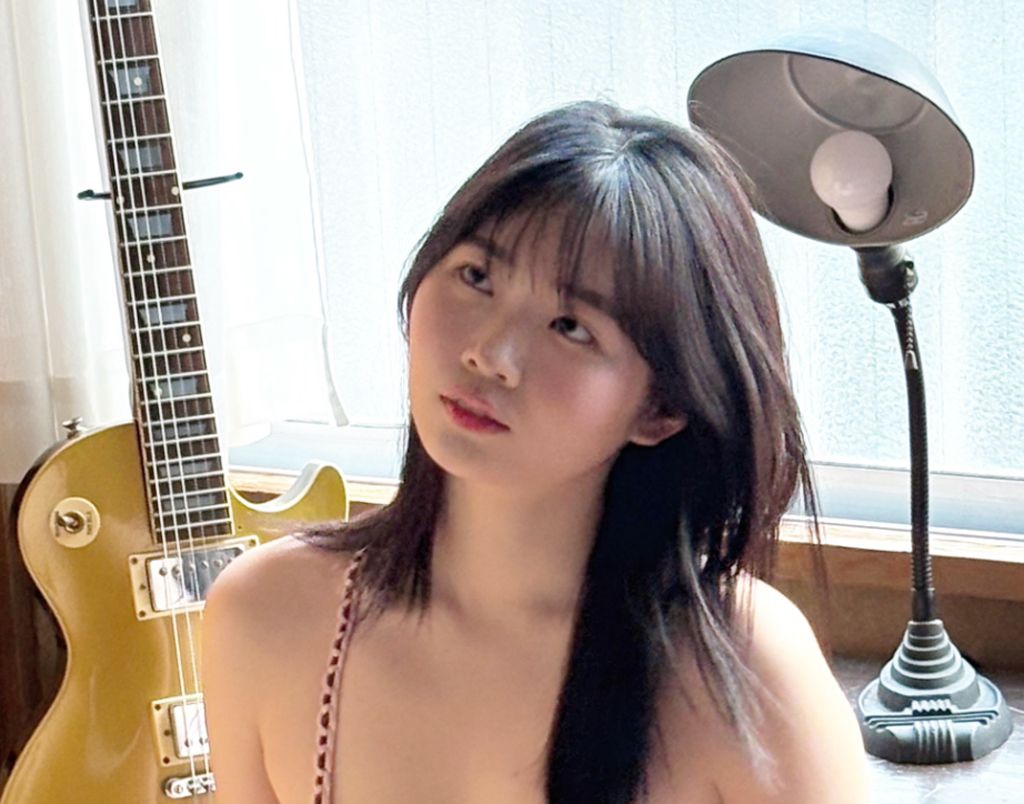 ビキニ姿を披露した秋田そな（秋田そなのインスタグラムから）