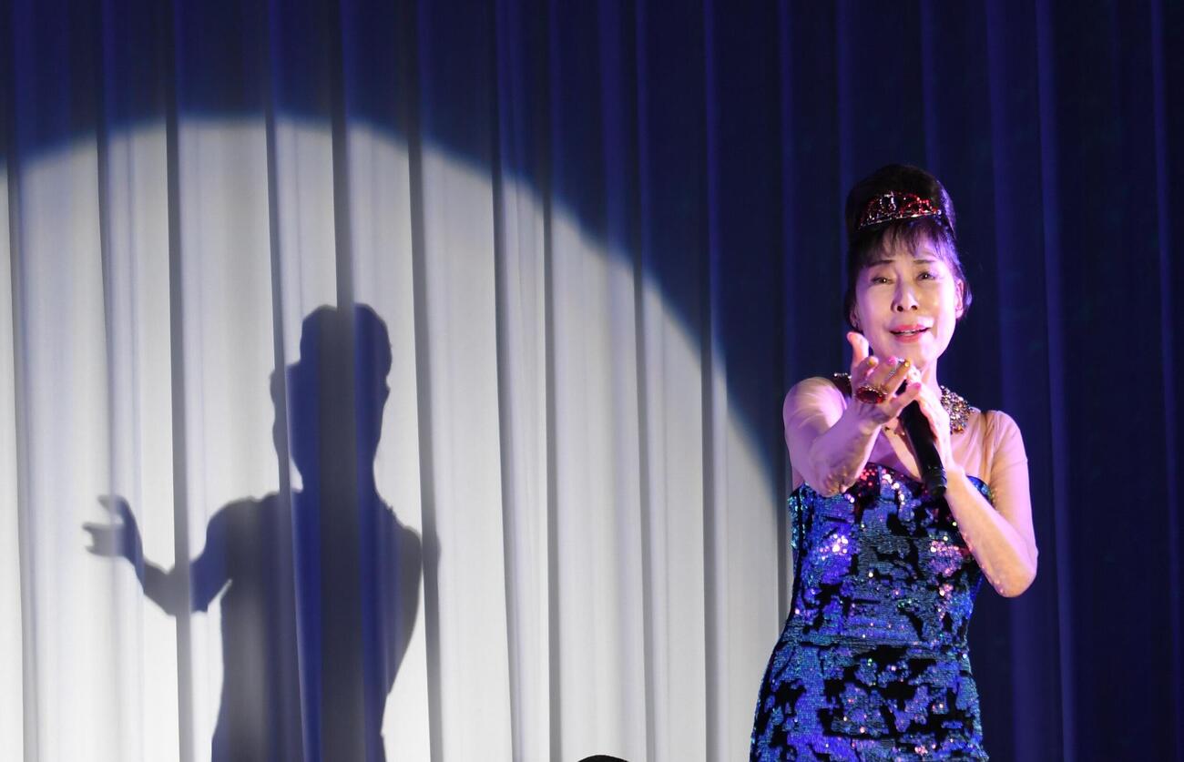 45周年記念ディナーショーを行った原田悠里
