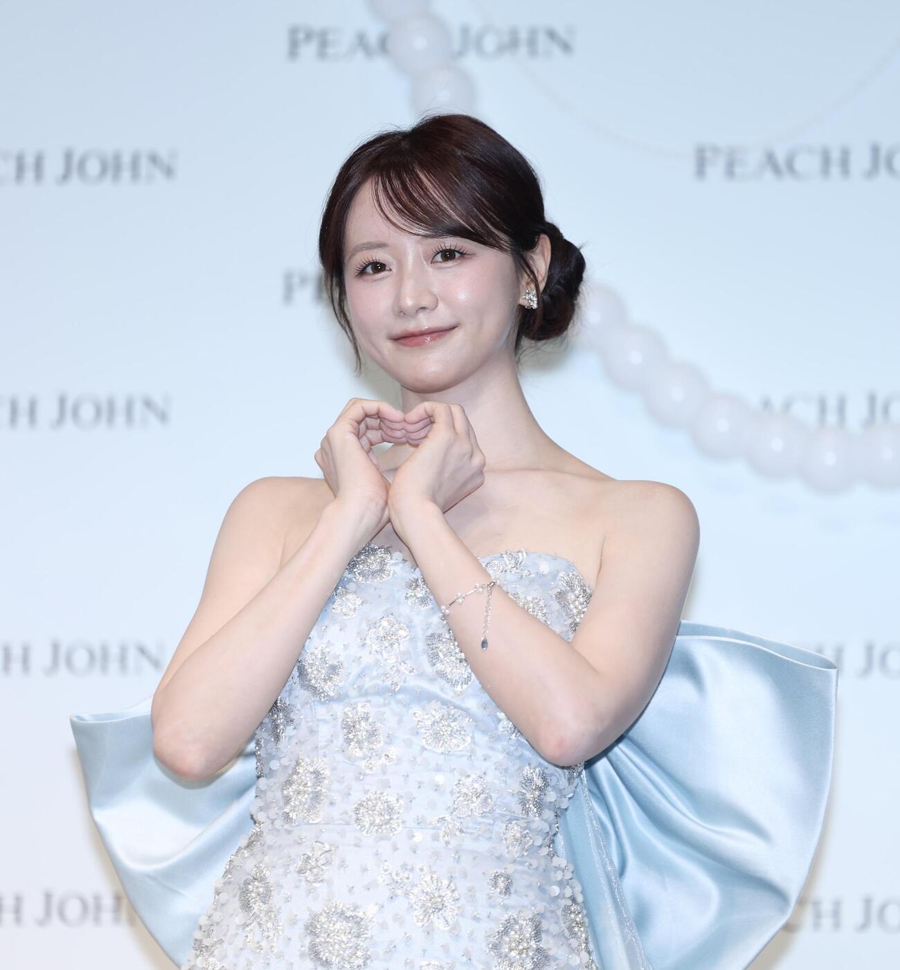 PEACH JOHN「人魚ブラ」SUMMER OASIS記者発表会に臨む森香澄（撮影・河田真司）