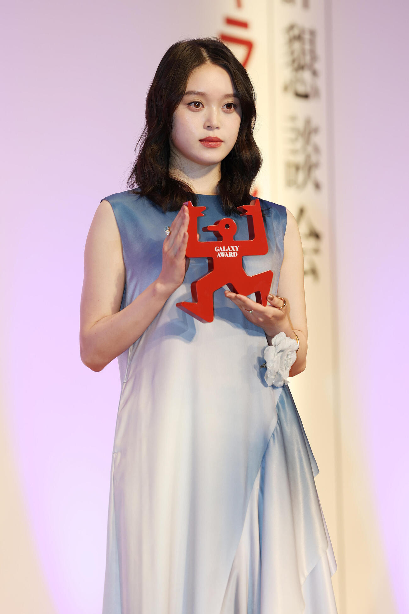 第63回ギャラクシー賞贈賞式でテレビ部門特別賞を受賞したNHK連続テレビ小説「ばけばけ」髙石あかり（撮影・宮地輝）＝2026年6月1日