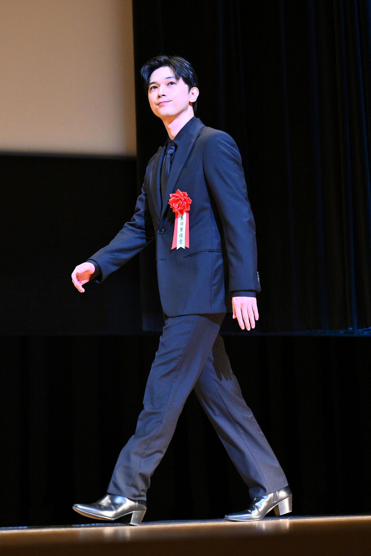 第35回日本映画批評家大賞　主演男優賞を授賞し登壇する吉沢亮（撮影・滝沢徹郎）