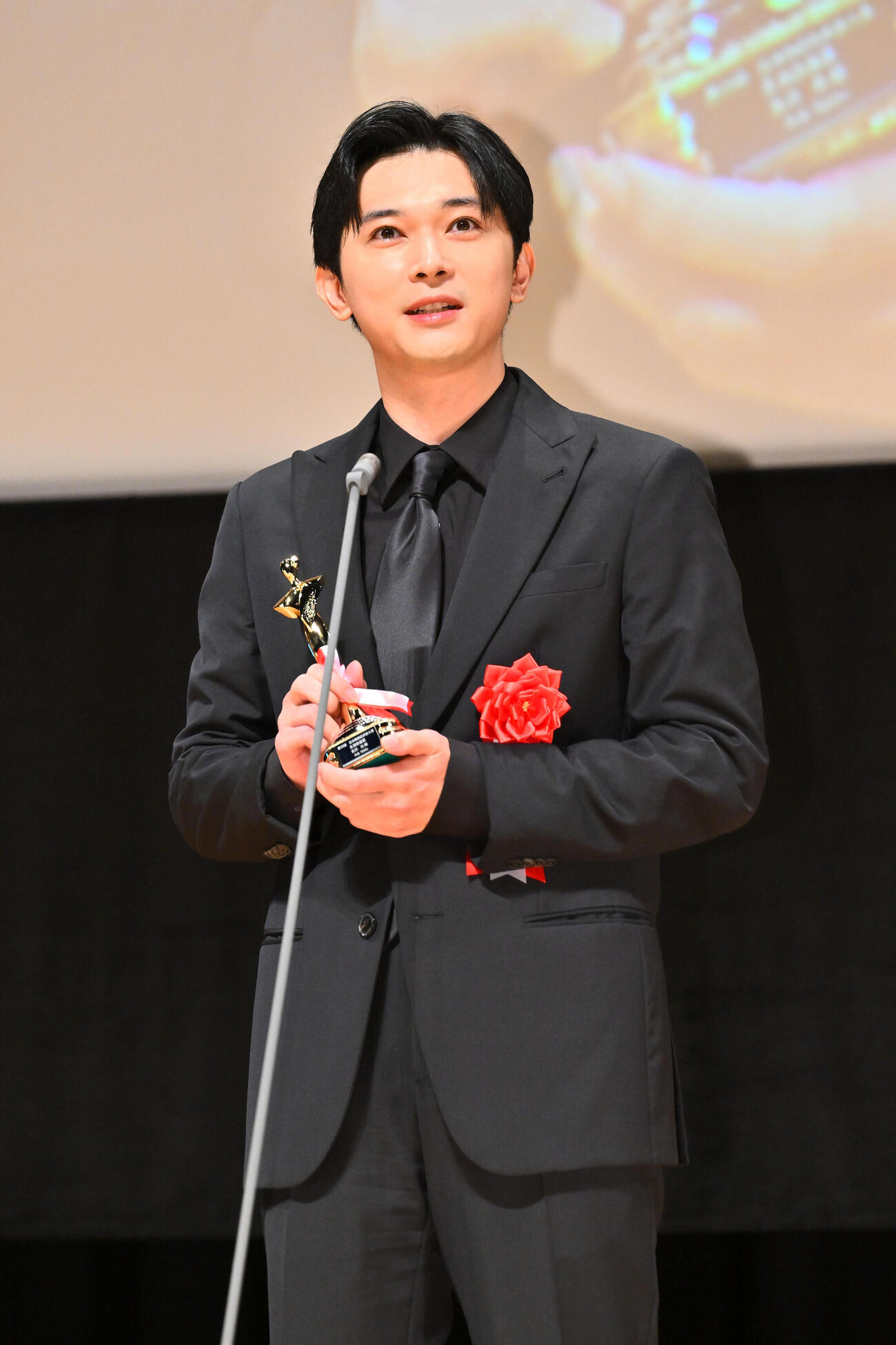第35回日本映画批評家大賞　主演男優賞を授賞した吉沢亮（撮影・滝沢徹郎）