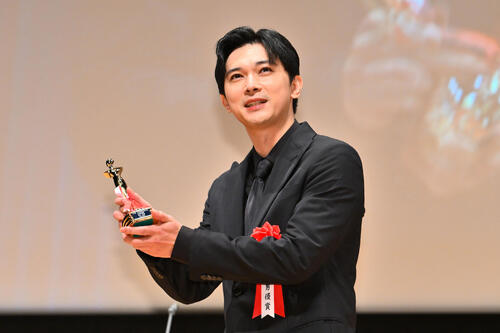 吉沢亮、２年連続で主演男優賞に輝く「国宝」ブーム続き「愛してくださった皆さまに感謝」