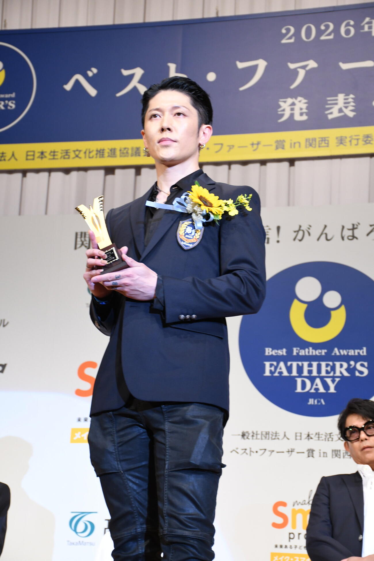 ベスト・ファーザー賞in関西授賞式に出席したMIYAVI（撮影・阪口孝志）