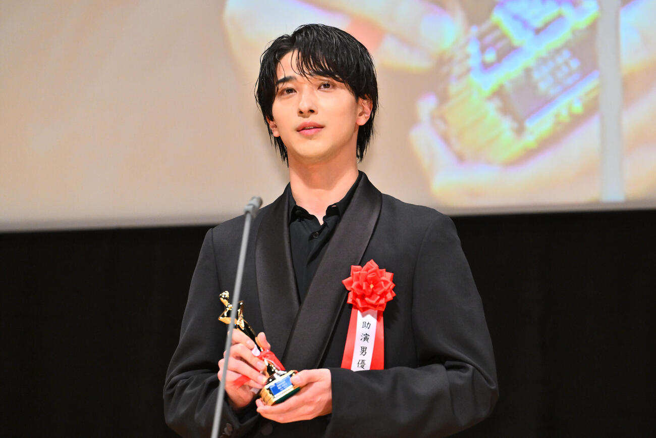 第35回日本映画批評家大賞　助演男優賞を授賞した横浜流星（撮影・滝沢徹郎）＝2026年6月1日