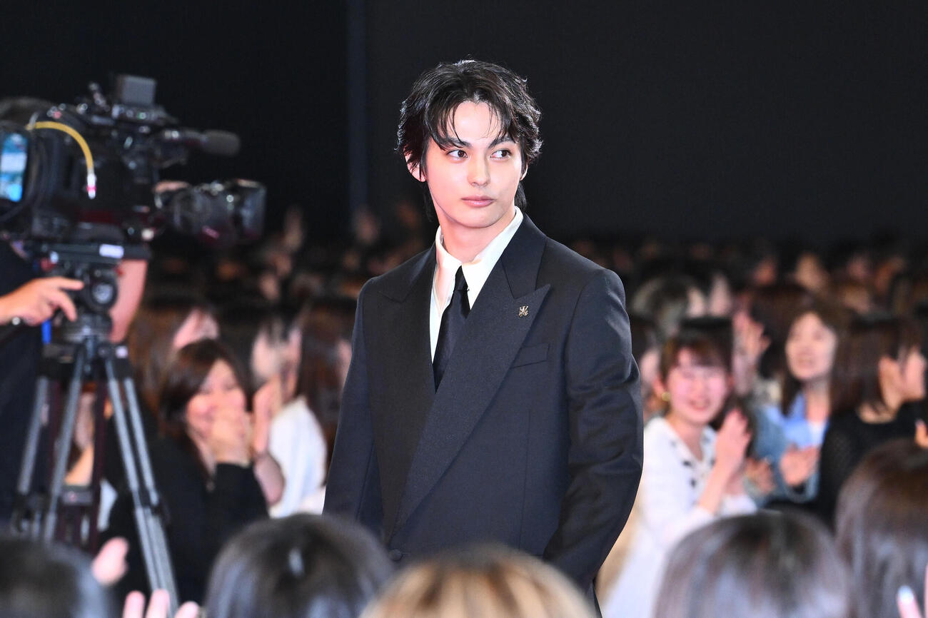 映画「キングダム　愛の決戦」ワールドプレミアで入場する神尾楓珠（撮影・滝沢徹郎）＝2026年6月2日