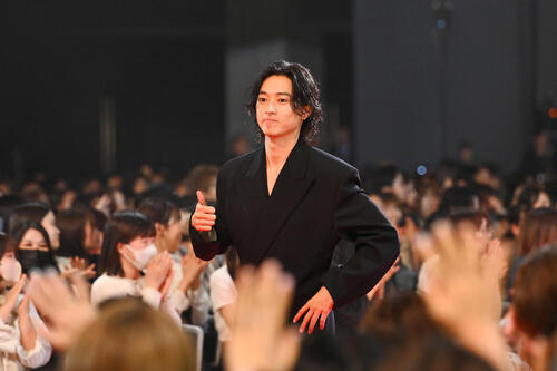 豊川悦司「映画館で泣いた」　「キングダム」前作で大沢たかお演じた将軍の死を見て