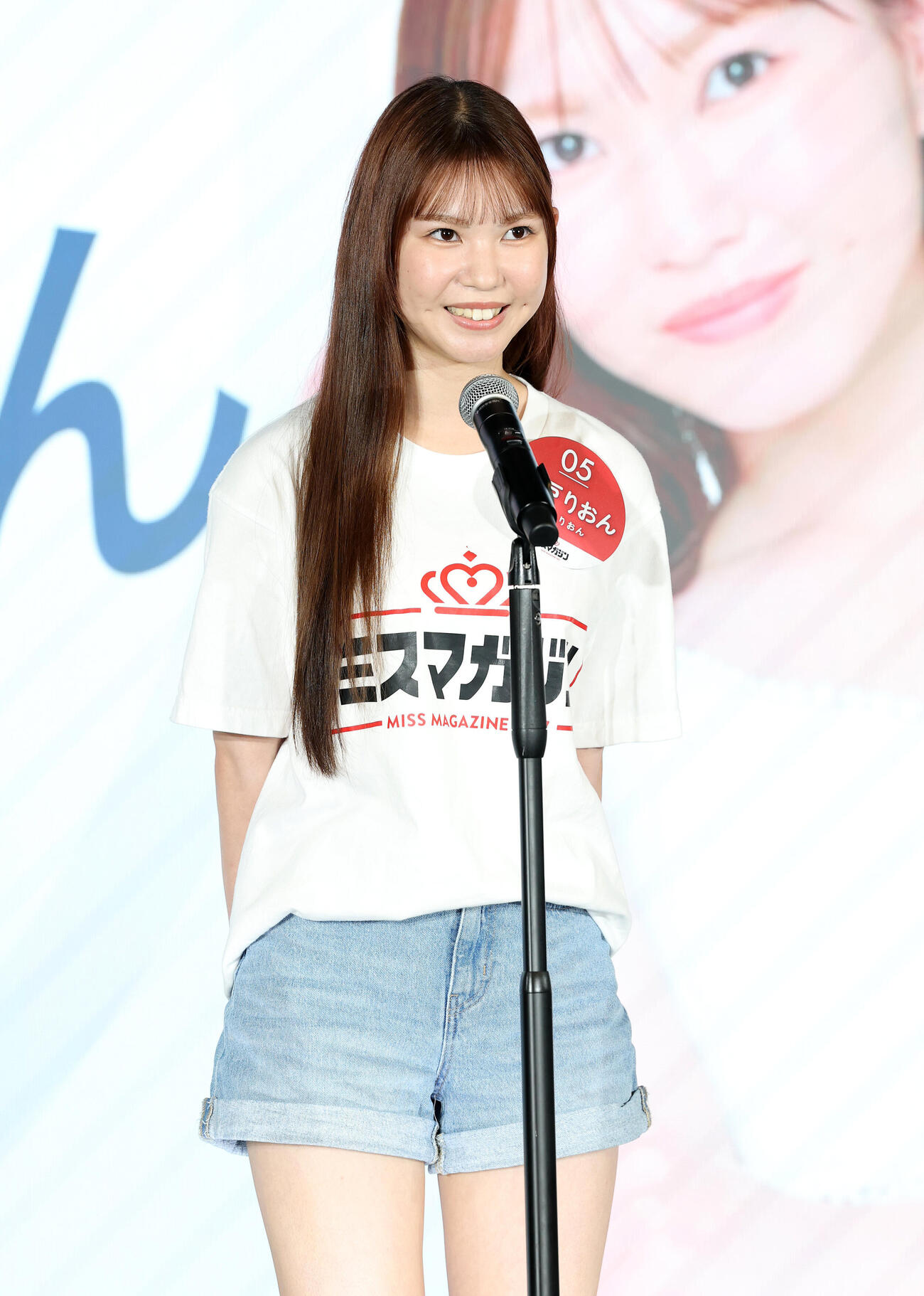 ミスマガジンベスト20お披露目イベントに臨む瀬戸りおん（撮影・鈴木正人）