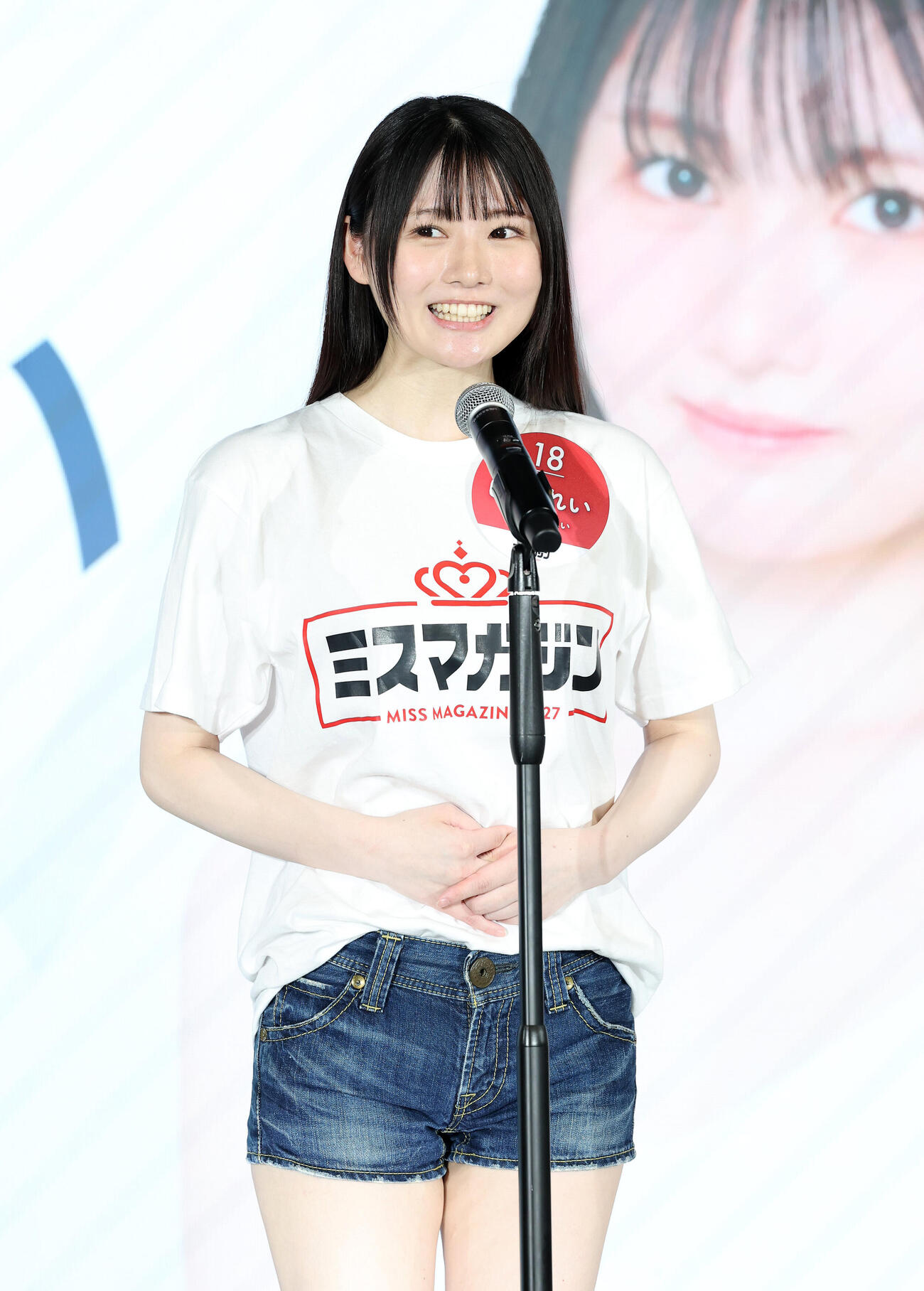 ミスマガジンベスト20お披露目イベントに臨む白椛れい（撮影・鈴木正人）