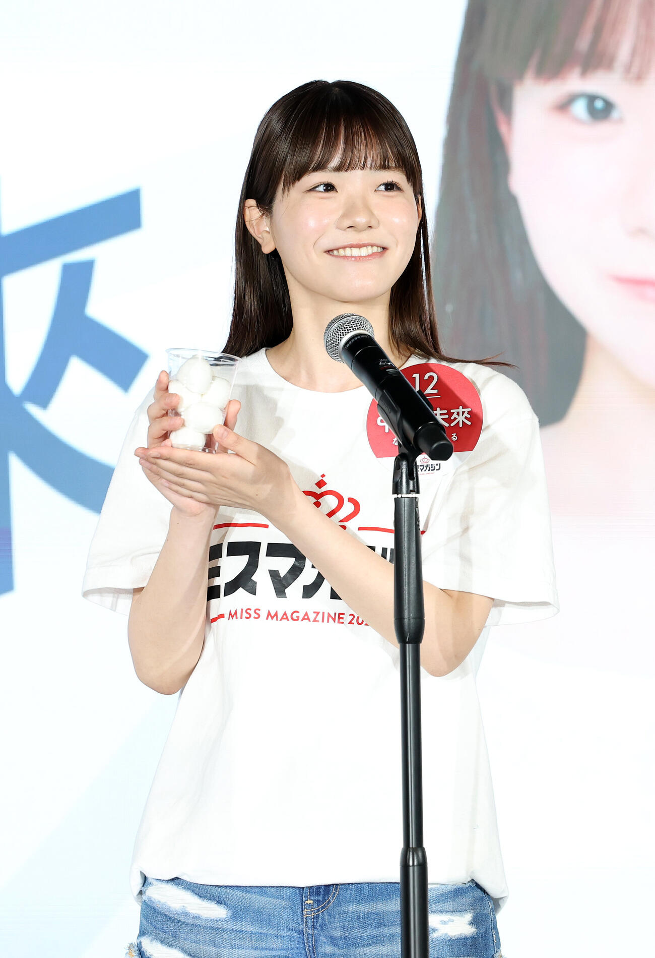 ミスマガジンベスト20お披露目イベントに臨む中山未來（撮影・鈴木正人）