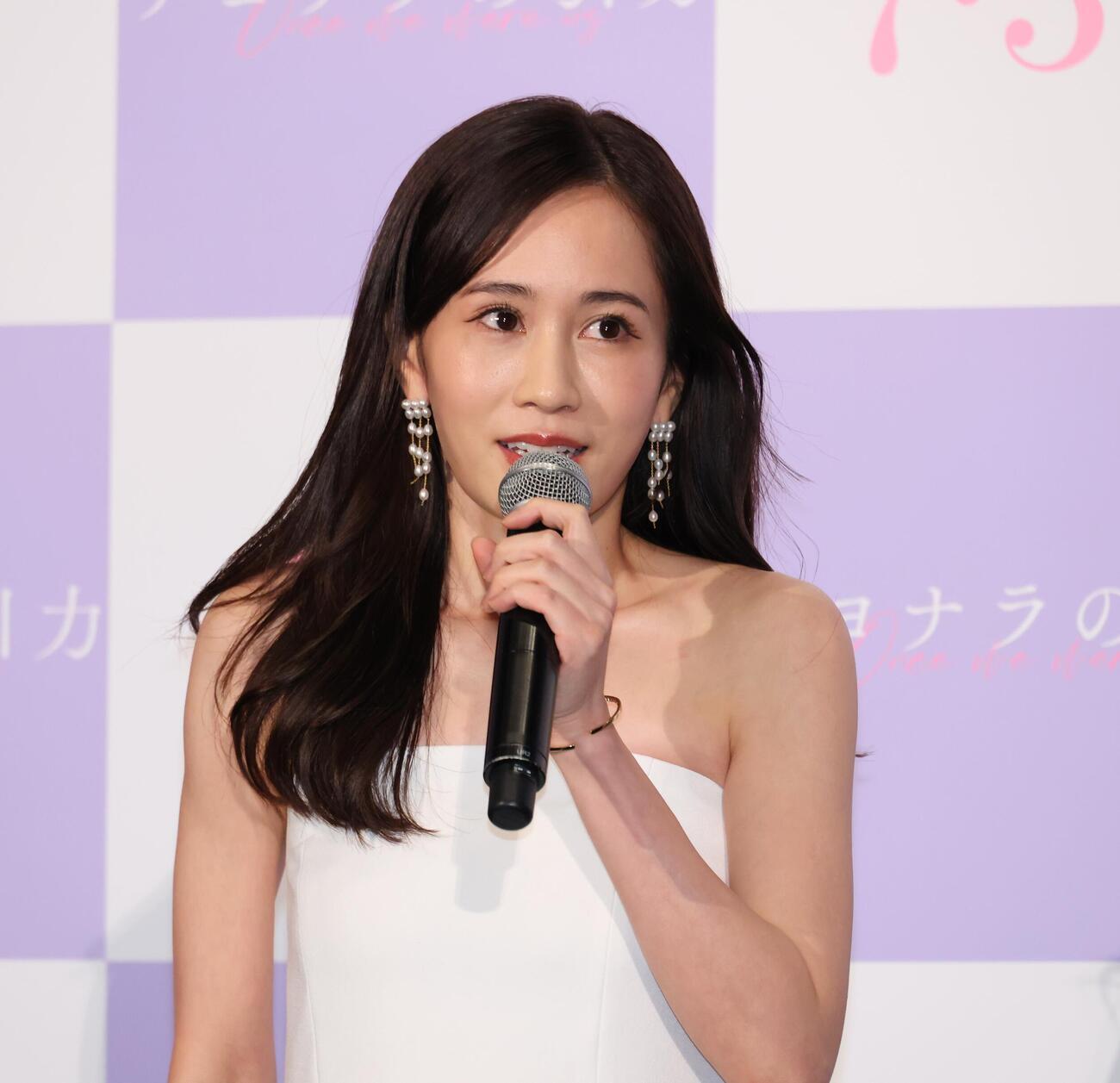 映画「サヨナラの引力」舞台あいさつに登壇する前田敦子（撮影・中島郁夫）