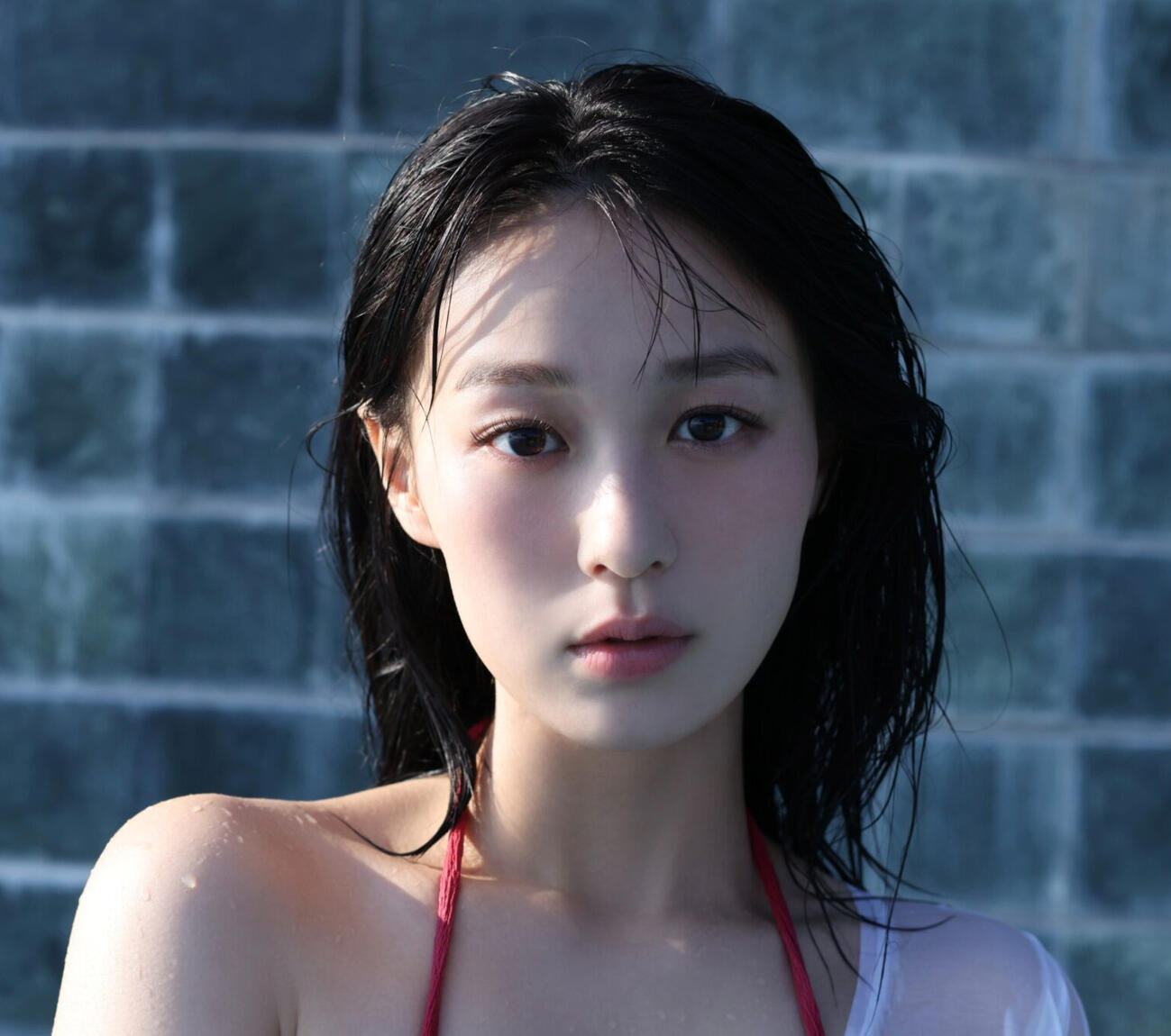 髙野真央初写真集から公開された先行カット　（C）佐藤裕之／講談社