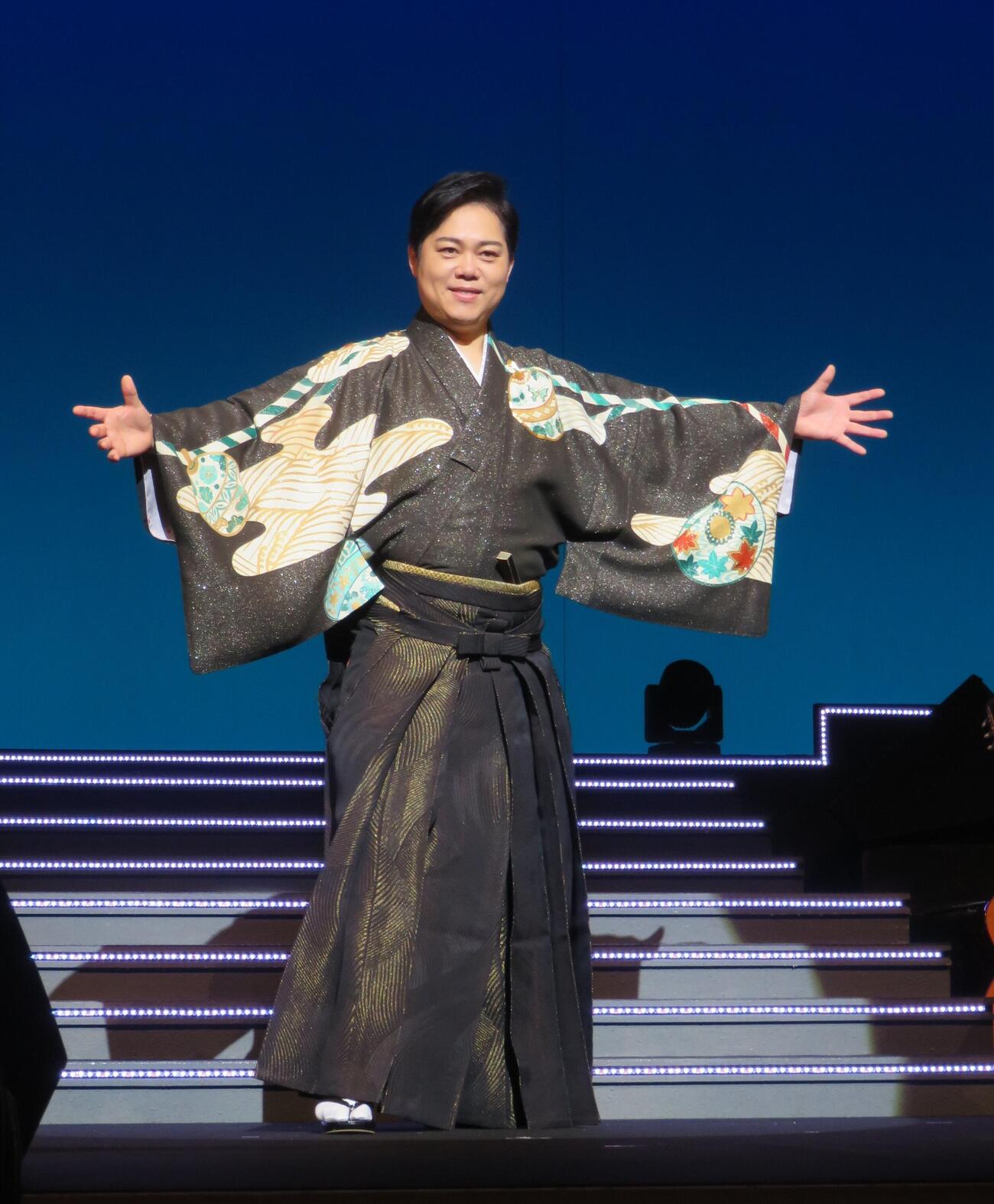 恒例のコンサートを開催した三山ひろし