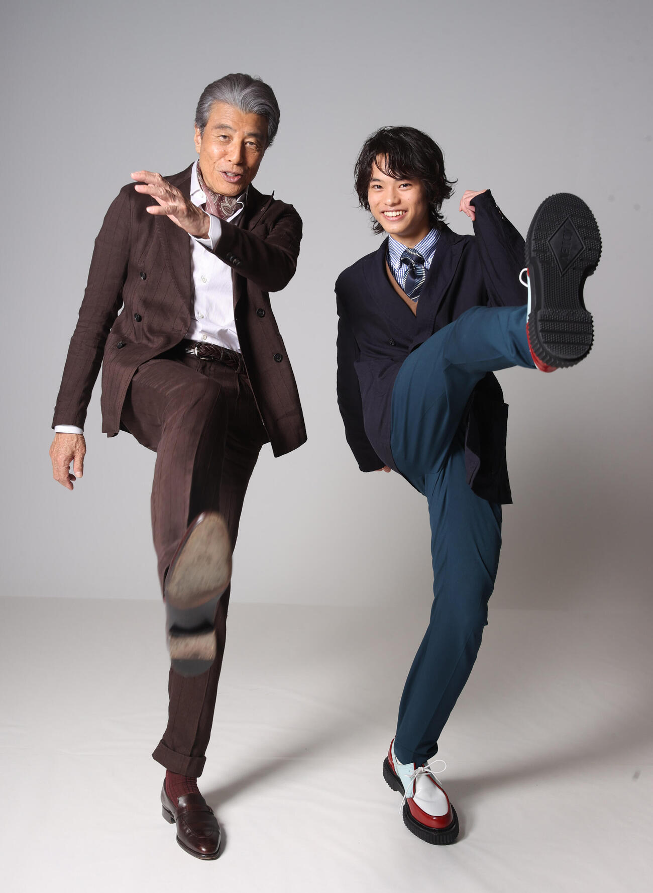 映画「免許返納！？」で共演する親子のように仲の良い舘ひろし（左）と黒川想矢（撮影・柴田隆二）