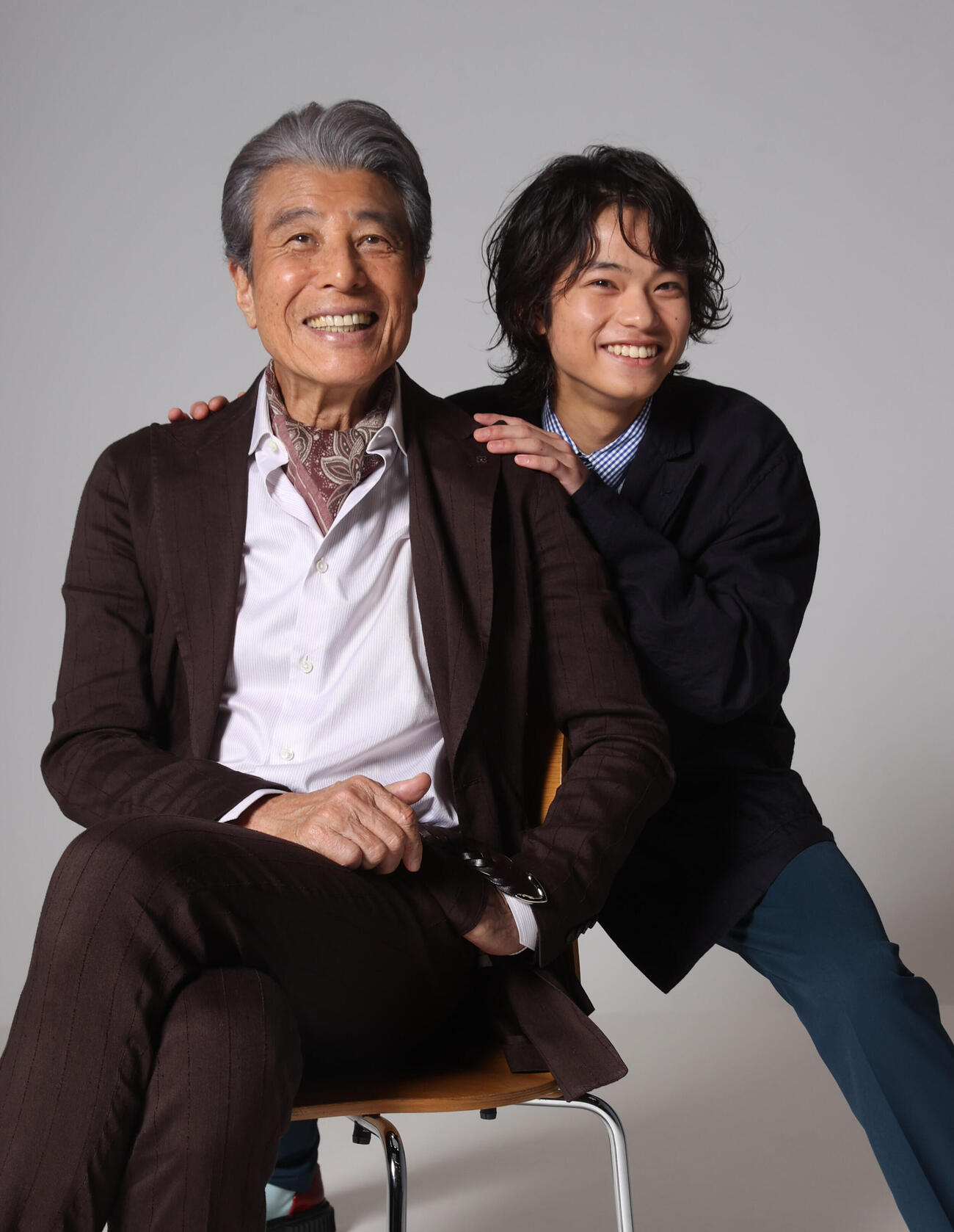 映画「免許返納！？」で共演する親子のように仲の良い舘ひろし（左）と黒川想矢（撮影・柴田隆二）