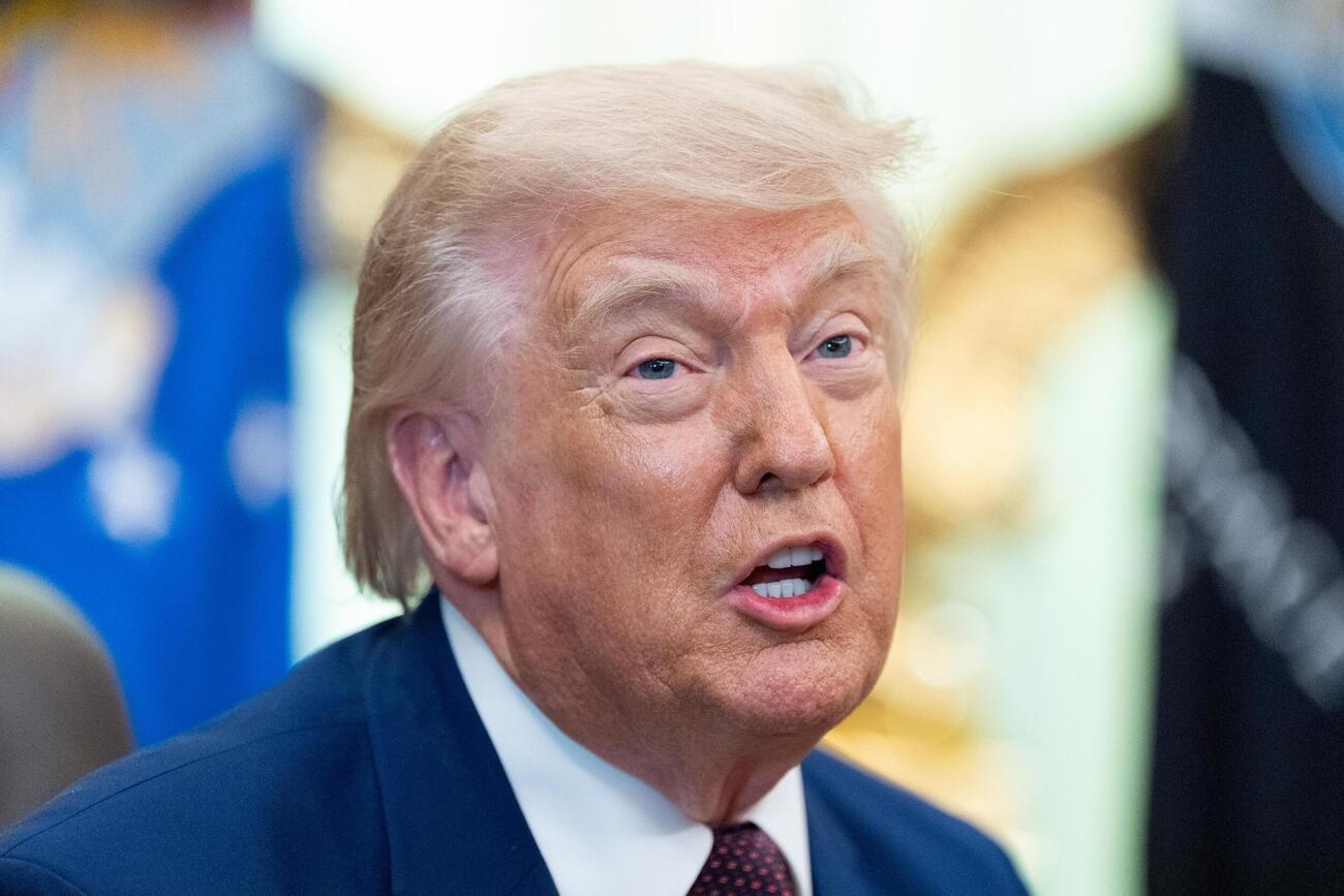 3日、米ホワイトハウスで話すトランプ大統領（AP＝共同）