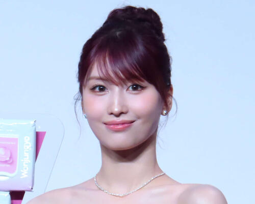 【韓流】TWICE・MOMO「衝撃的な露出も上品に」大胆ファッション披露
