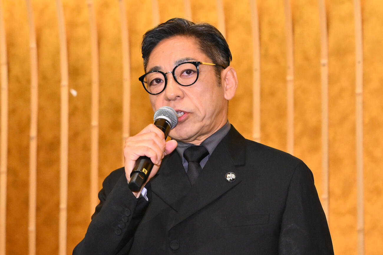 スーパー歌舞伎「もののけ姫」製作発表記者会見　あいさつする市川中車（撮影・滝沢徹郎）