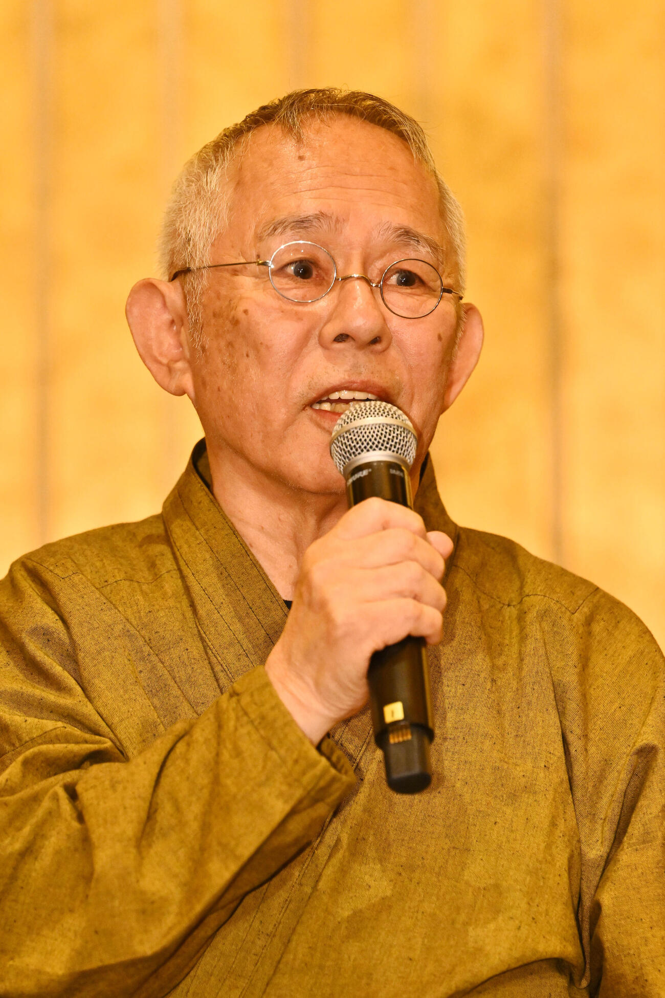 スーパー歌舞伎「もののけ姫」製作発表記者会見　あいさつする株式会社スタジオジブリ代表取締役プロデューサー鈴木敏夫氏（撮影・滝沢徹郎）