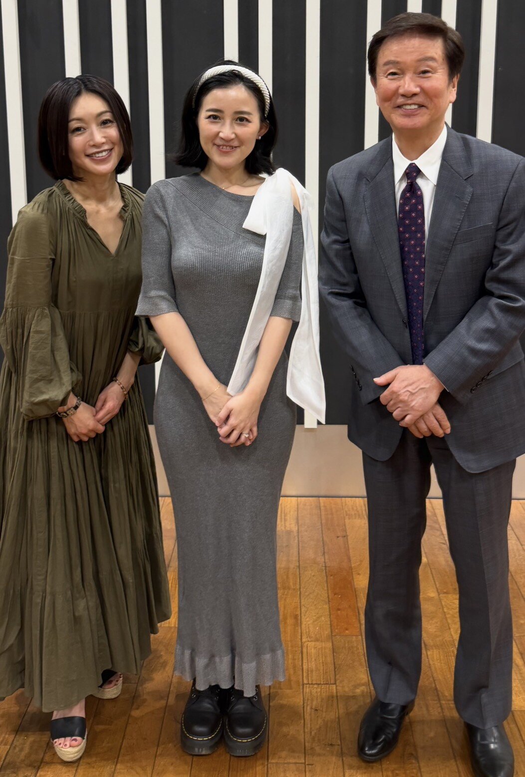 FM NACK5「青春もぎたて朝一番！」の収録に参加した、左から酒井法子、来栖あつこ、森田健作