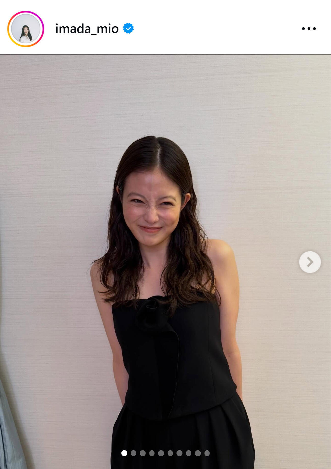 デコルテ露出ドレス姿（今田美桜のインスタグラムから）