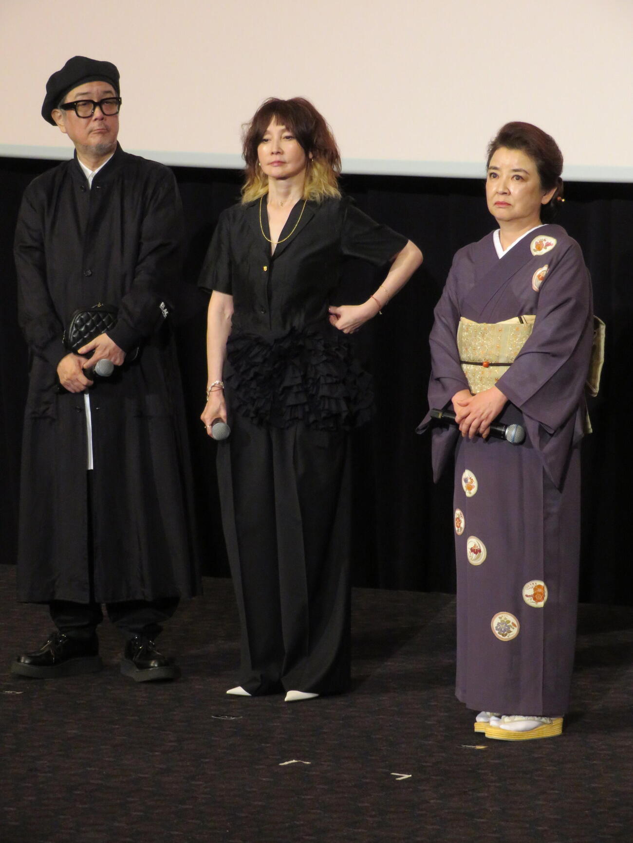 映画「FUJIKO」公開記念舞台あいさつに登壇した、左からリリー・フランキー、YOU、岸本加世子（撮影・村上幸将）