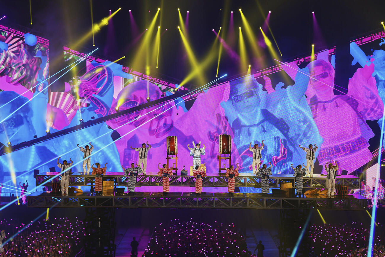 ドームツアー「JSB LAND　～FOREVER～」初日公演でパフォーマンスする山下健二郎
