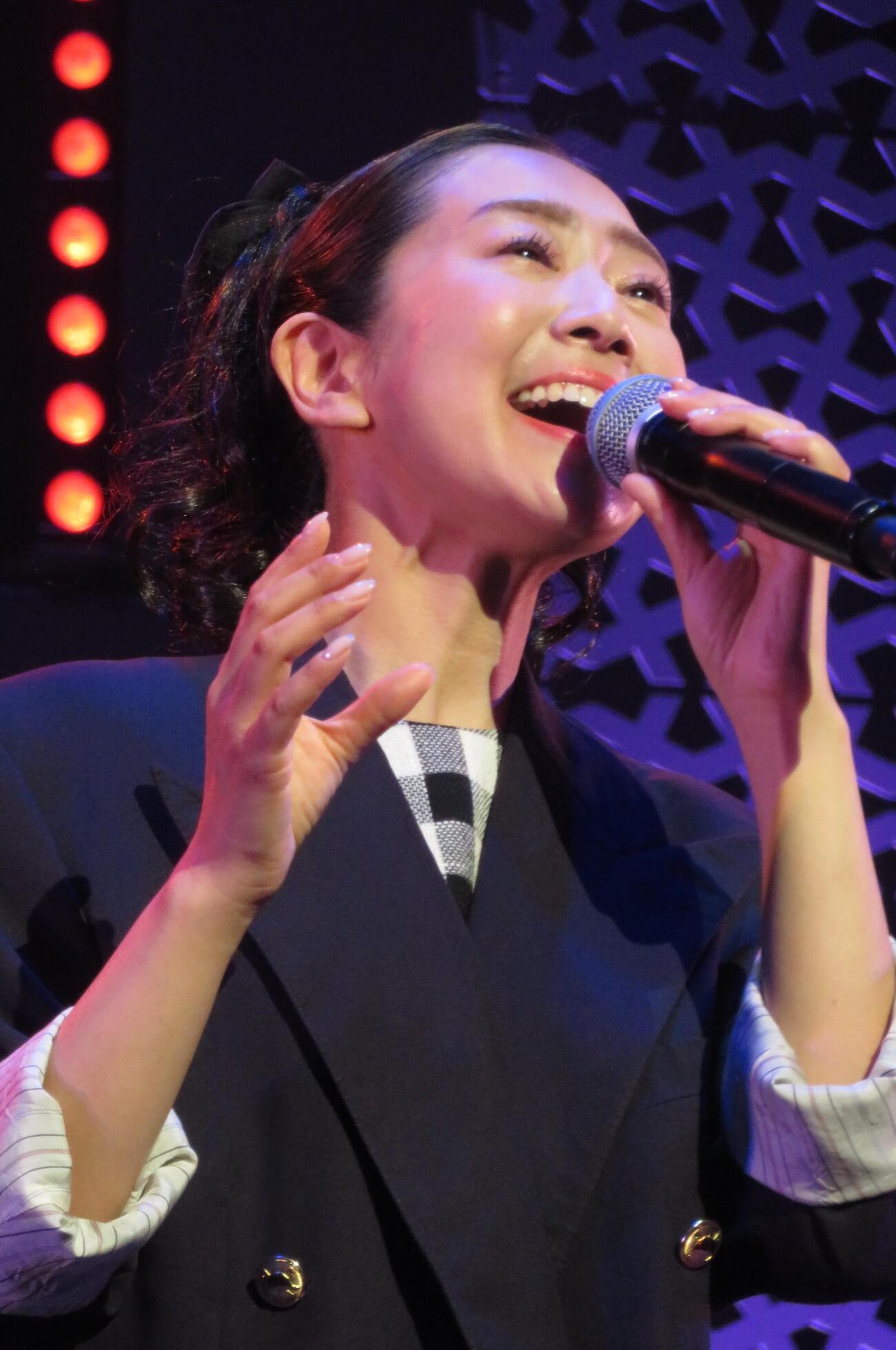 10周年記念コンサートを行った羽山みずき