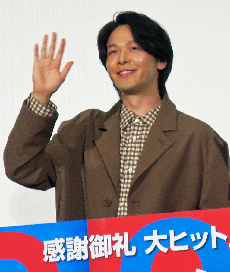 映画「君のクイズ」公開後“特別御礼”舞台あいさつに登壇した中村倫也