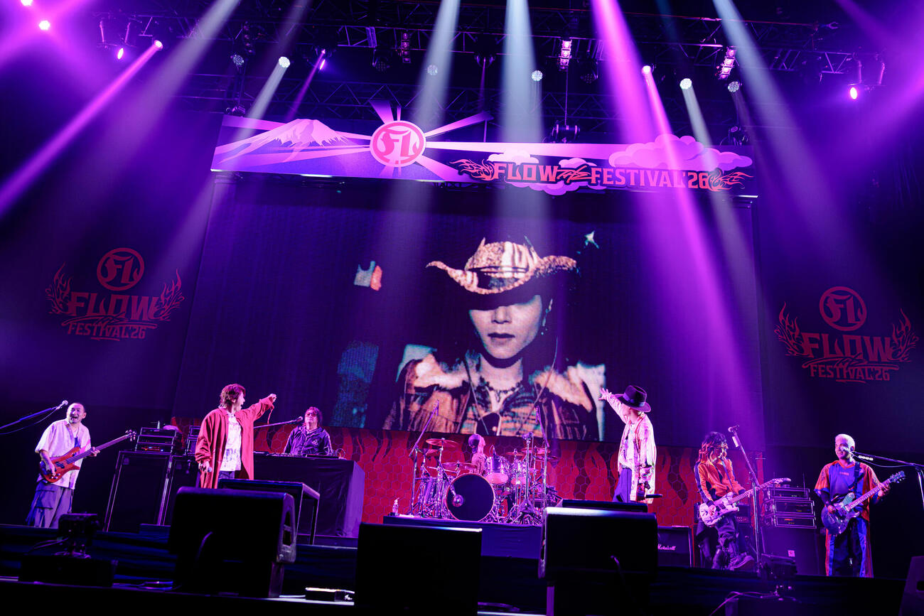 アニソンロックフェス「FLOW THE FESTIVAL 2026」でコラボしたFLOWと「hide with Spread Beaver」